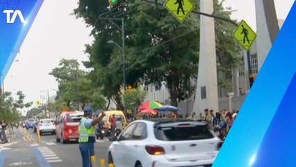 Con el retorno a clases se incrementa el tráfico vehicular en varias calles