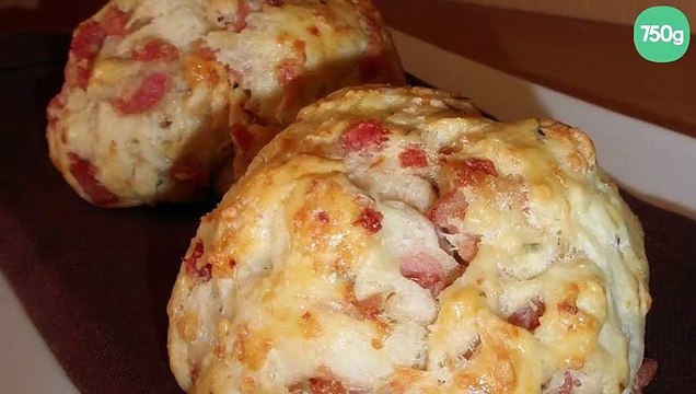 Pains individuels aux lardons et comté