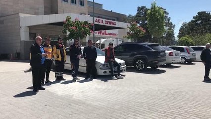 Hastane otoparkındaki yangında 2 araç hasar gördü