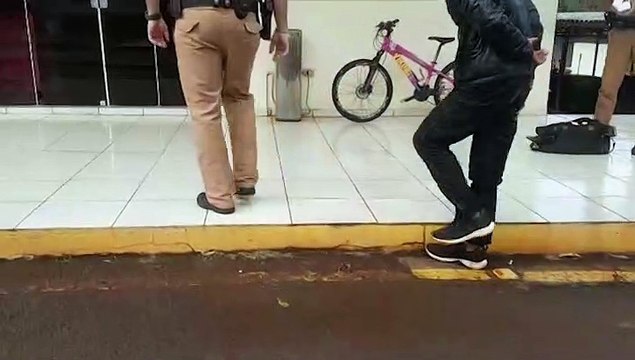 Com diversas passagens, homem é detido mais uma vez pela PM ao ser localizado com vários objetos furtados