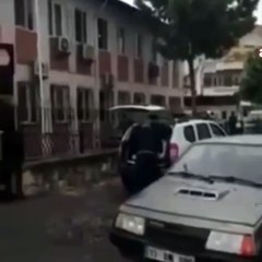 Mersin'de bir çiftçi protesto için İlçe Tarım Müdürlüğü'nün önüne ölü hayvan bıraktı