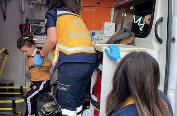 DEREYE DÜŞEN ÇOCUK İLE ARDINDAN SUYA ATLAYAN ANNESİNİ PİKNİKÇİLER KURTARDI