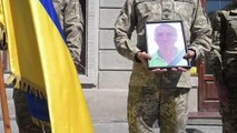 Son dakika haberleri! 2 Ukrayna askeri için cenaze töreni düzenlendi