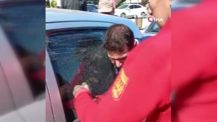 Otomobilde mahsur kalan anne ve bebeği böyle kurtardılar