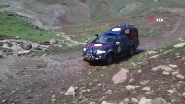 Siirt'te Mayıs ayında kar yağdı, 10 kişilik aile donmaktan kurtuldu, 30 küçükbaş hayvan telef oldu