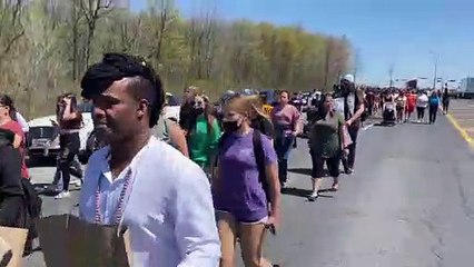 Manifestation contre la réforme de la loi 101 à Kahnawake