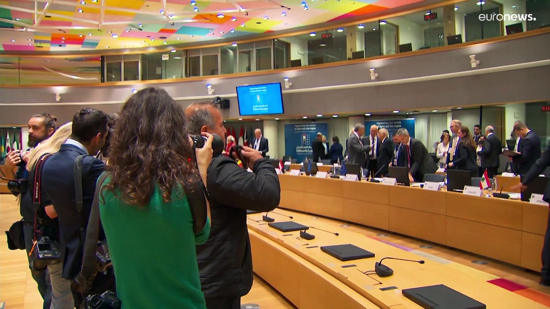 Video La comunità internazionale aiuta la Siria, ma non tutto funziona come previsto