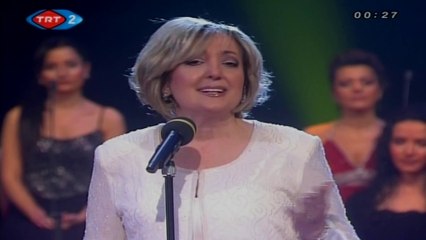 Zuhal Eğilmez / Ne bekledim sevgiden ne kaldı bak elimde