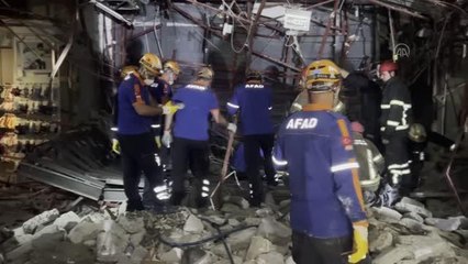 AVM'de, bir mağazada çökme meydana geldi (4)