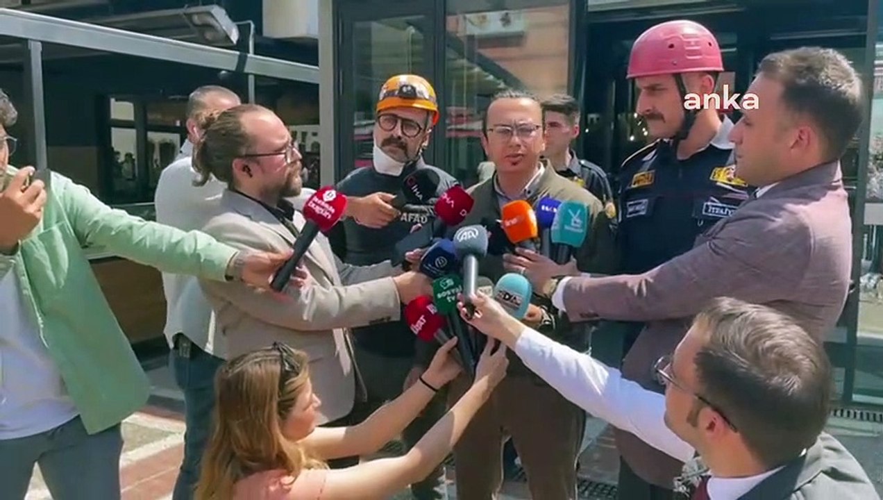 Bursa'da tavanı çöken alışveriş merkezinin teknik müdürü: "Avm'yi boşalttık, içerisi toparlandıktan sonra açmayı planlıyoruz"