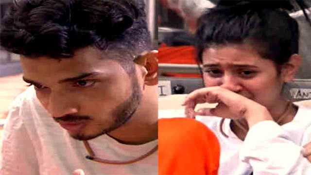 Munawar Faruqui ने Anjali Arora को किया याद, Lock Upp के बाद पहली Live में कही ये बात | FilmiBeat