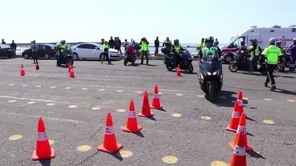 İlkokul öğrencileri trafik kurallarını parkurda öğreniyor