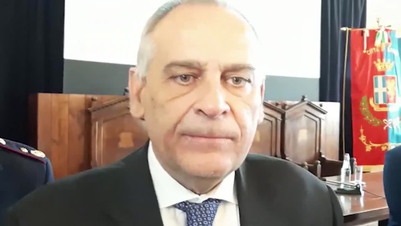 Il capo della polizia Giannini: "Colleghi uccisi sono un esempio, camminano con noi"