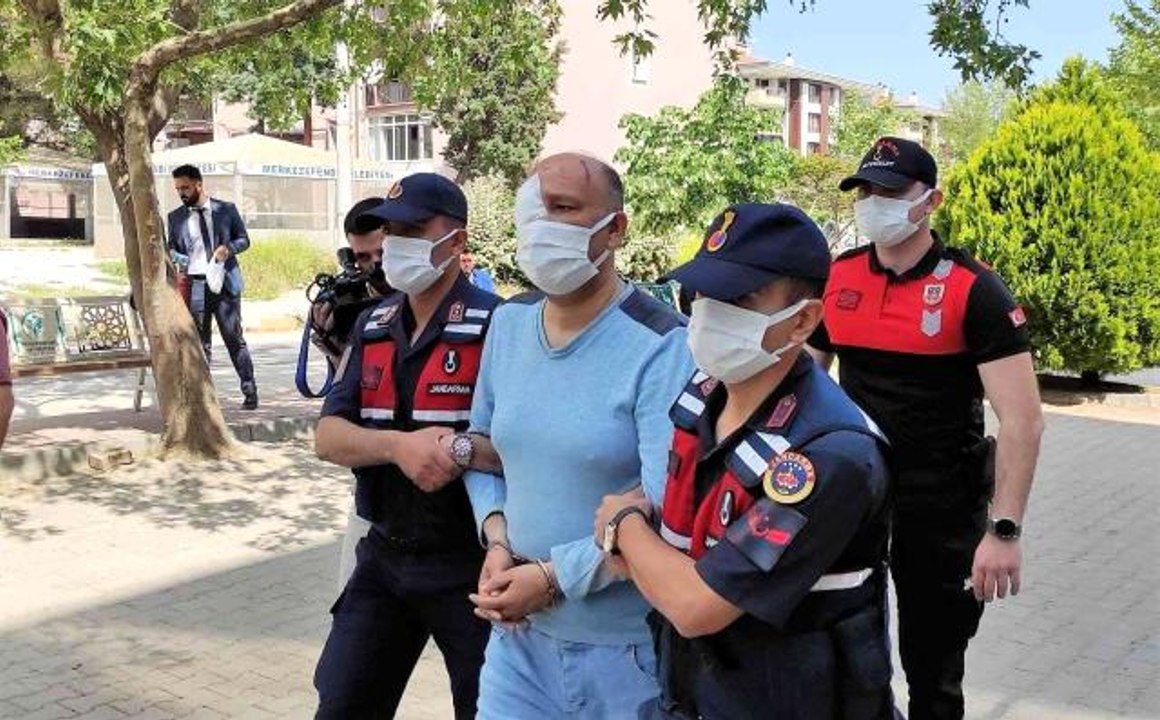 Sevgilisini asitle ağır yaralayan saplantılı aşık, kendi gözünden oldu