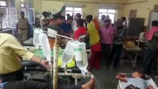 फूड पॉइजनिंग मामला: मेडिकल सैंपल टीम पहुंची नामोलाव आइसक्रीम व मिठाइयों के लिए नमूने