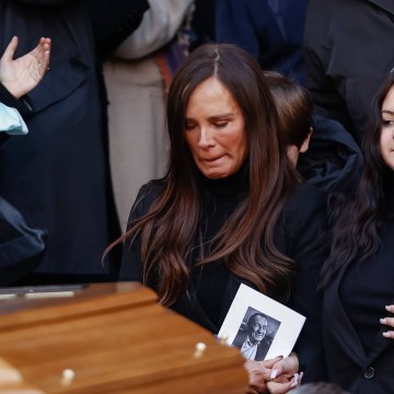 VOICI SOCIAL Elle pleure énormément : Nathalie Marquay répond aux attaques contre Lou après la mort de Jean-Pierre Pernaut