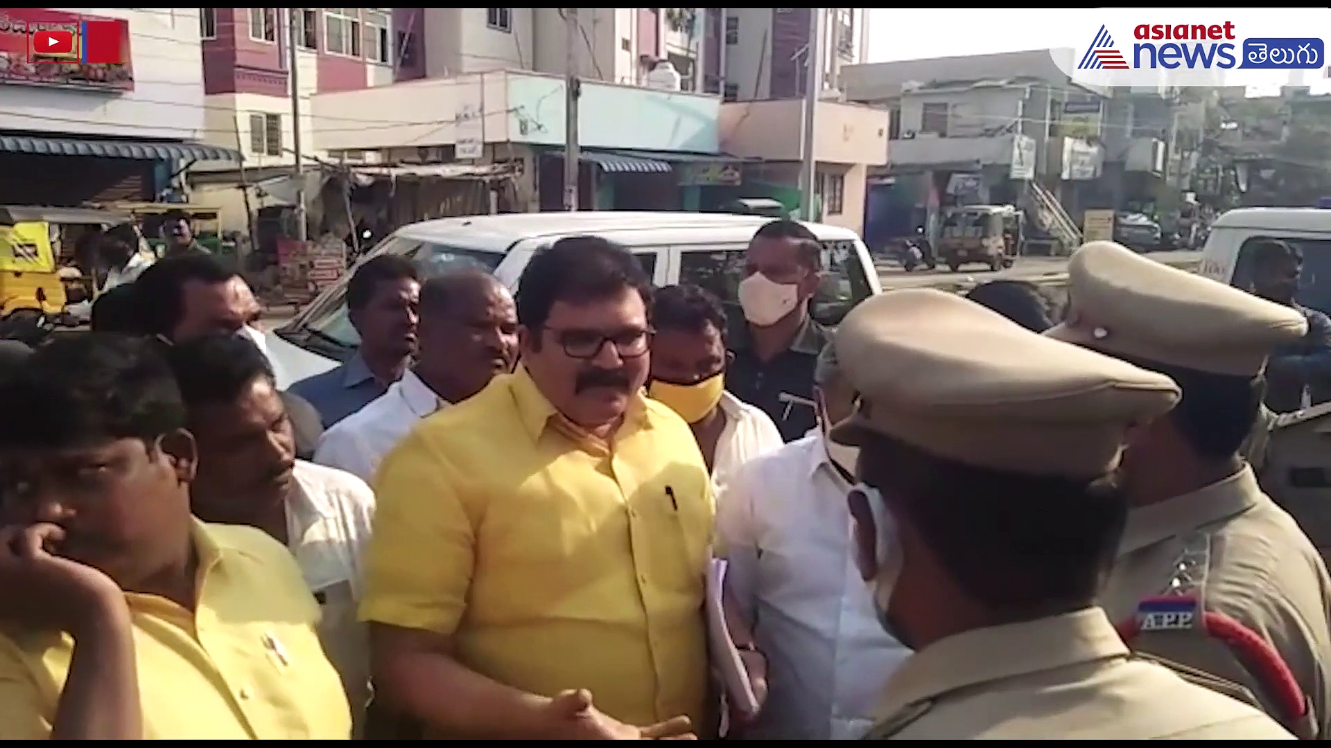 విద్యాశాఖ కార్యాలయానికి టిడిపి నేత పట్టాభి... మంత్రి సురేష్ కోసం ఎదురుచూపు