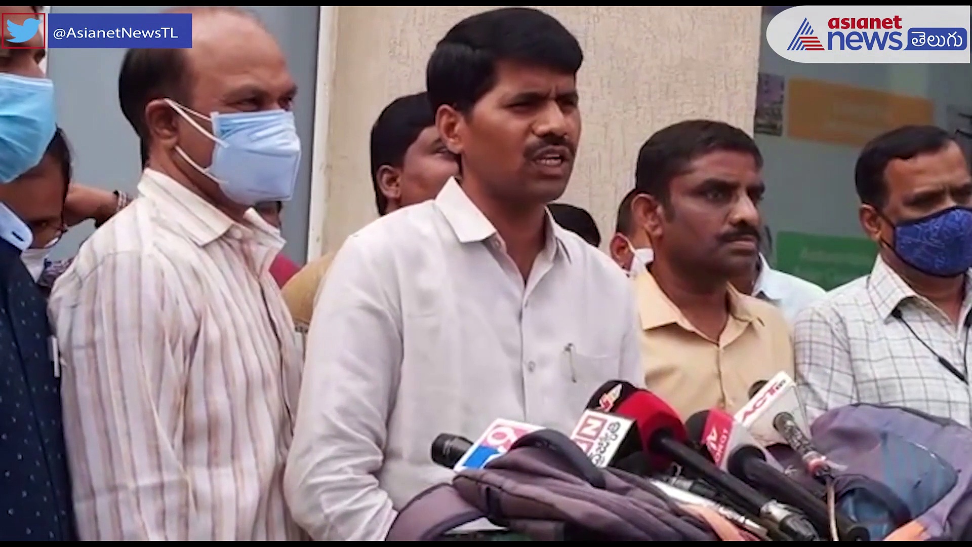 పీఆర్సీపైనే రాజీపడ్డాం... ఇక ఏ విషయంలో రాజీపడబోం..: ఉద్యోగుల సంఘం నాయకుడు వెంకట్రామిరెడ్డి