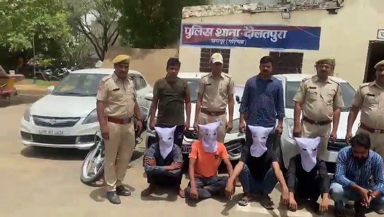 चालक से मारपीट कर कार लूटने वाले पांच बदमाश चढ़े पुलिस के हत्थे