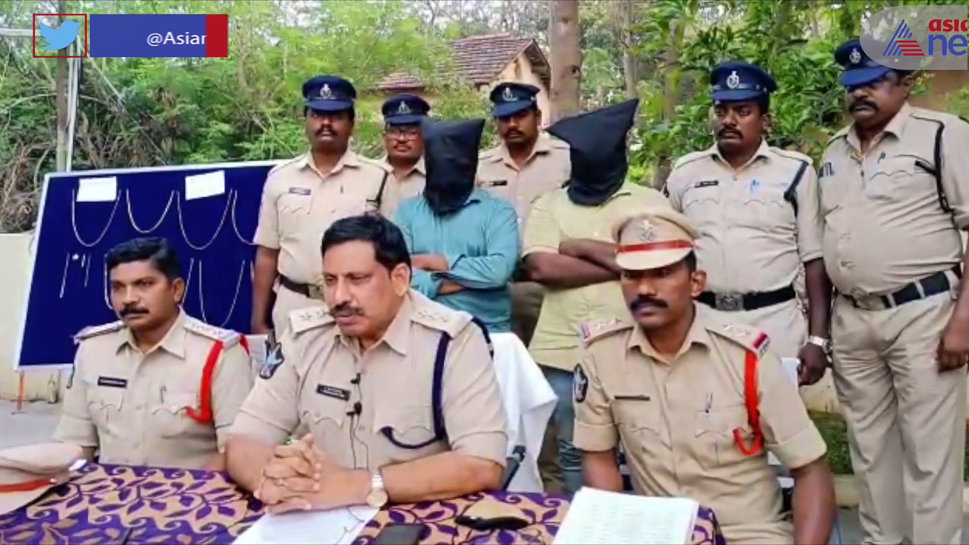 Guntur: రూటుమార్చిన చైన్ స్నాచర్లు... రూరల్ ప్రాంతాలే టార్గెట్ గా నయా స్టైల్ దోపిడీలు