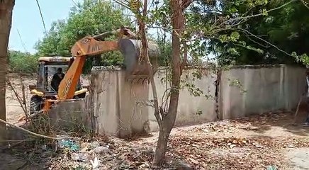 AMC T.P Road टीपी रोड में अवरोध बने निर्माणों को ढहाया, Video