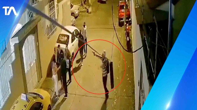 Delincuentes asaltaron a una familia en la puerta de su casa