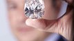 İsviçre'deki müzayedede 228,31 karatlık elmas yaklaşık 19 milyon dolara alıcı bulduThe Rock şimdiye kadar bir müzayedede satılan en büyük beyaz elmas...