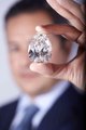 İsviçre'deki müzayedede 228,31 karatlık elmas yaklaşık 19 milyon dolara alıcı bulduThe Rock şimdiye kadar bir müzayedede satılan en büyük beyaz elmas...