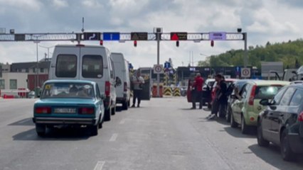 قانون أوكراني لاستيراد السيارات يتسبب بازدحام على الحدود مع بولندا