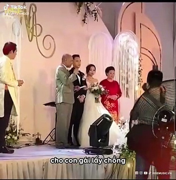 Cô dâu chú rể khởi nghiệp thành công: 1 sô tiết kiệm 2 tỷ, 1 căn nhà 200m mặt tiền phố cổ 200 tỷ