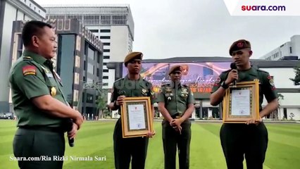 KSAD Berikan Piagam Penghargaan Bagi Dua Prajurit yang Gagalkan Pembegalan