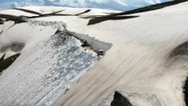 Muş’ta mayıs ayında 5 metrelik karla mücadele