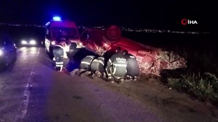 Taklalar atan otomobil hurdaya döndü: 1 ölü