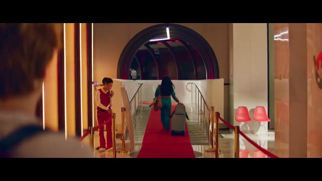 La bande-annonce vidéo de Moonshot. X choses à savoir sur le film avec Cole Sprouse (Riverdale) et Lana Condor (A tous les garçons que j'ai aimés) !