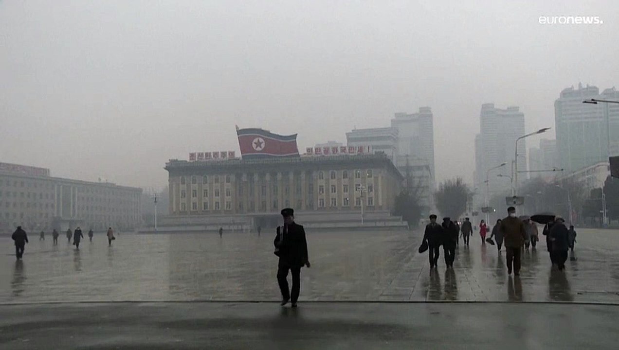 Le dirigeant nord-coréen Kim Jong Un ordonne des mesures de "confinement" à l'échelle nationale après que le pays a détecté son tout premier cas de Covid-19 depuis le début de la pandémie