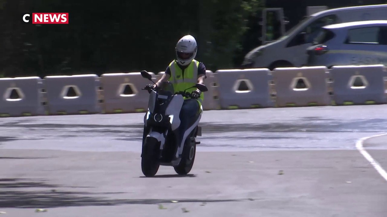 Scooters électriques : une nouvelle formation dispensée par des moto-écoles