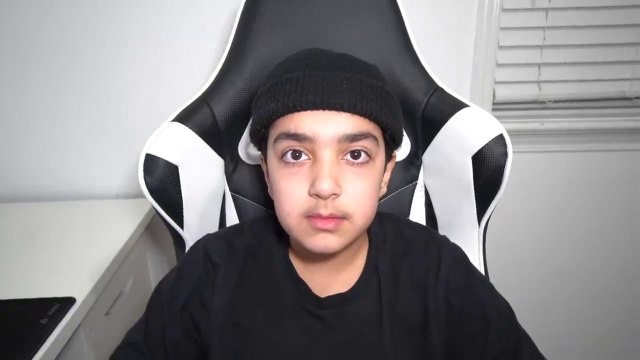 kid found a FREE VBUCKS map code... (FORTNITE GLITCH!)