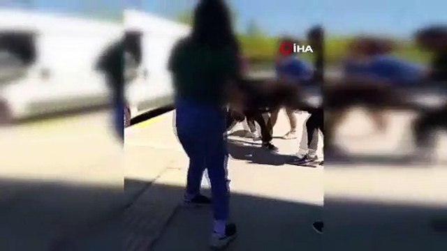 Yine Esenyurt, yine olay! Bu sefer liseliler ortalığı savaş alanına çevirdi