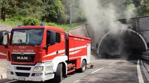Incendio su A16 in Irpinia: brucia autoarticolato in galleria Montemiletto (12.05.22)