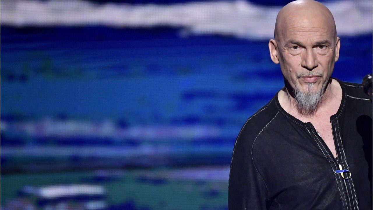 VOICI : "Difficile de chanter trop longtemps" : Florent Pagny se confie sur la suite de sa carrière