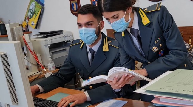 Lavoro nero in alberghi della Riviera Romagnola tramite agenzia abusiva: blitz dei finanzieri (12.05.22)