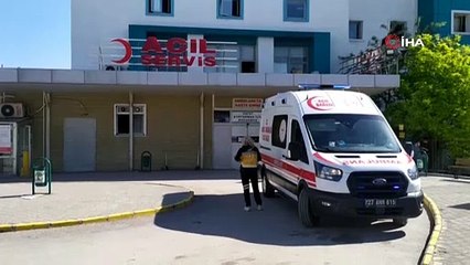 Sağlıkçıları darbedip ambulansı kaçırmaya çalıştılar