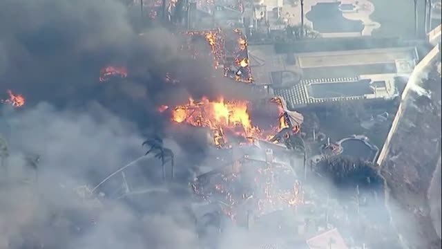 Las llamas consumen la comunidad costera de Laguna Niguel en California