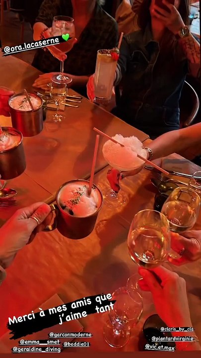 Estelle Lefébure a fêté son anniversaire en compagnie de sa fille Emma et de ses amis. @ Instagram / Estelle Lefébure