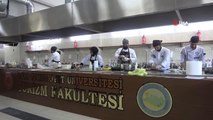 Sivas Cumhuriyet Üniversitesi'nde 25 üniversitenin katılımıyla yöresel lezzetler yarışması düzenlendi