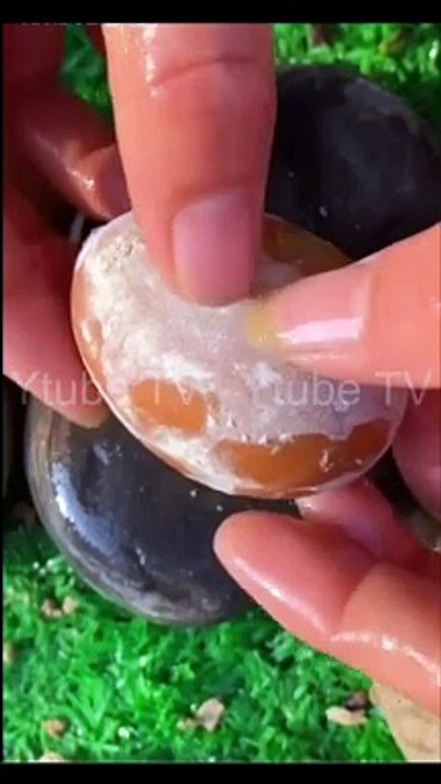 Round Yellow  Egg ||