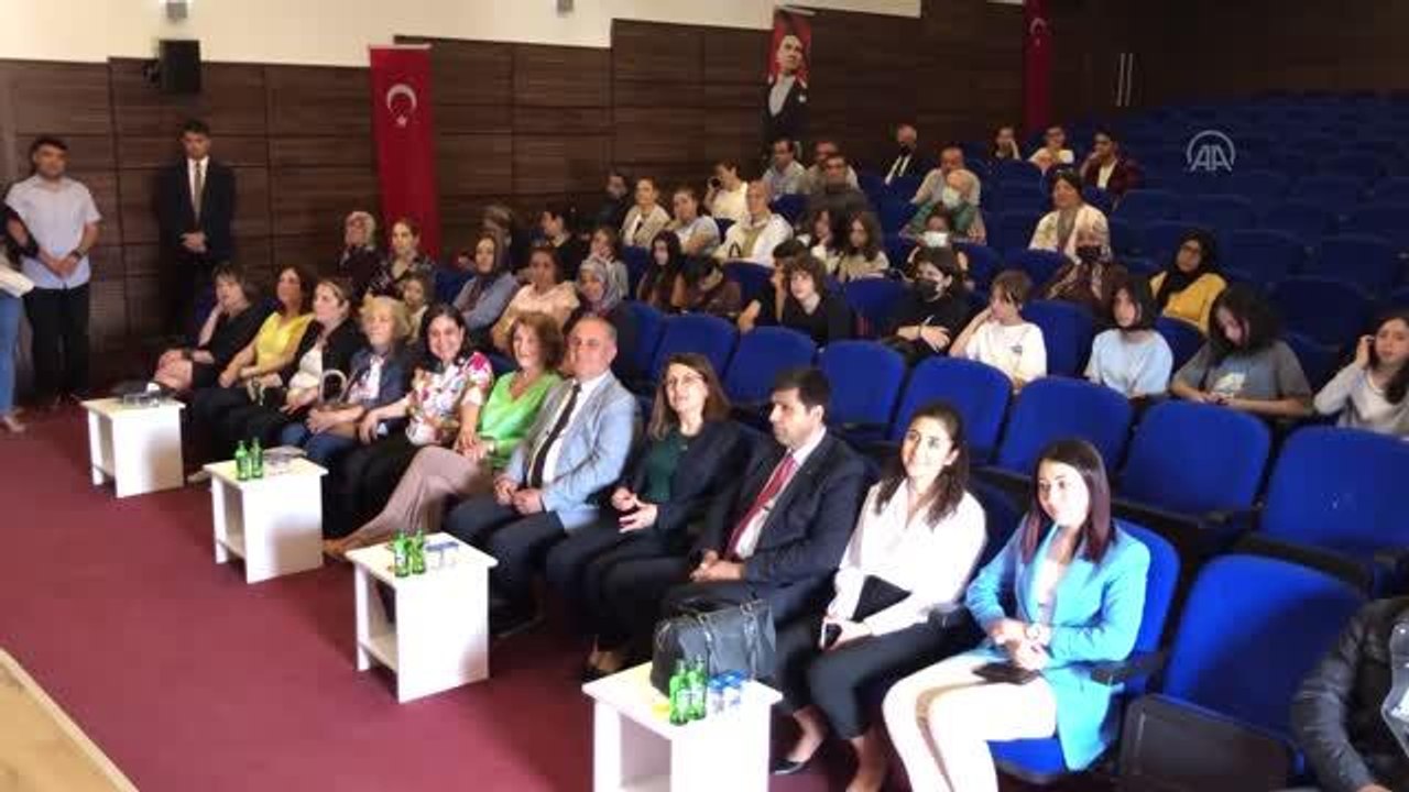 Aydın'da yaşayan İngiliz gelin, anılarını kitapta topladı