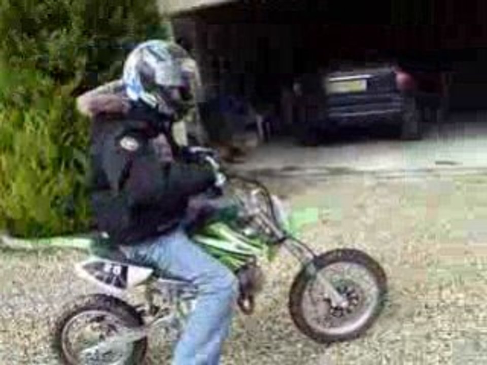 un pro sur une dirt 125 cc ca donne ca