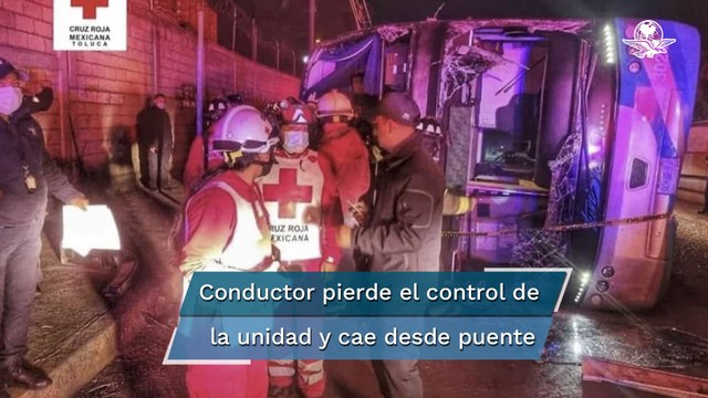 Volcadura de autobús deja 2 muertos y 20 heridos en Paseo Tollocan, Toluca