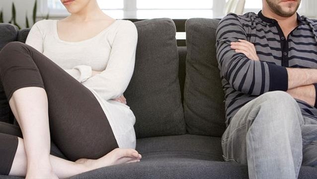 Kocasının kendisini aldatmasını hazmedemeyen kadın, eve çağırdığı 8 erkekle cinsel ilişkiye girdi